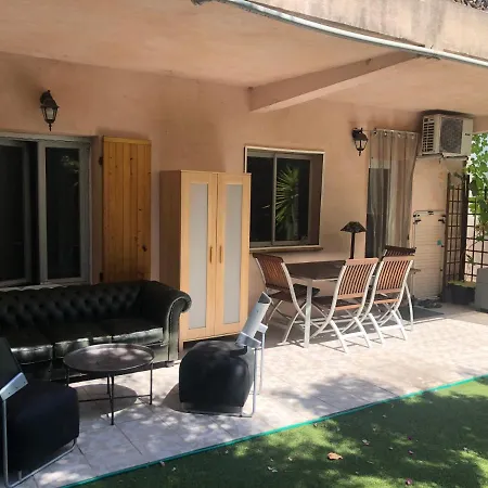 Apartment Centre 2p Rez-de-jardin *